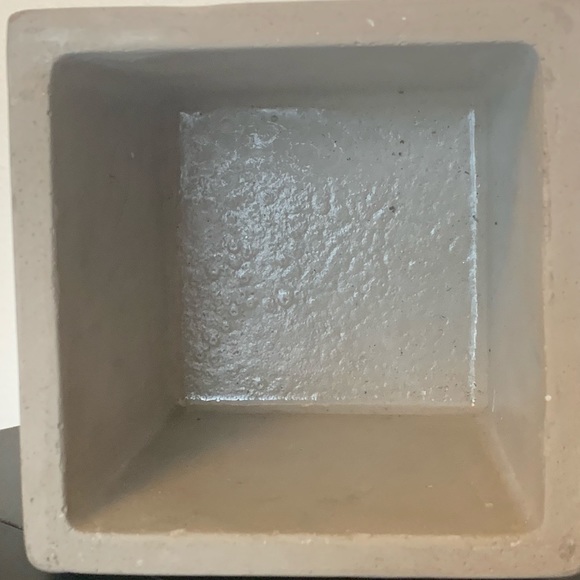 Geometric-Patterned Concrete Planter - Picture 4 of 5